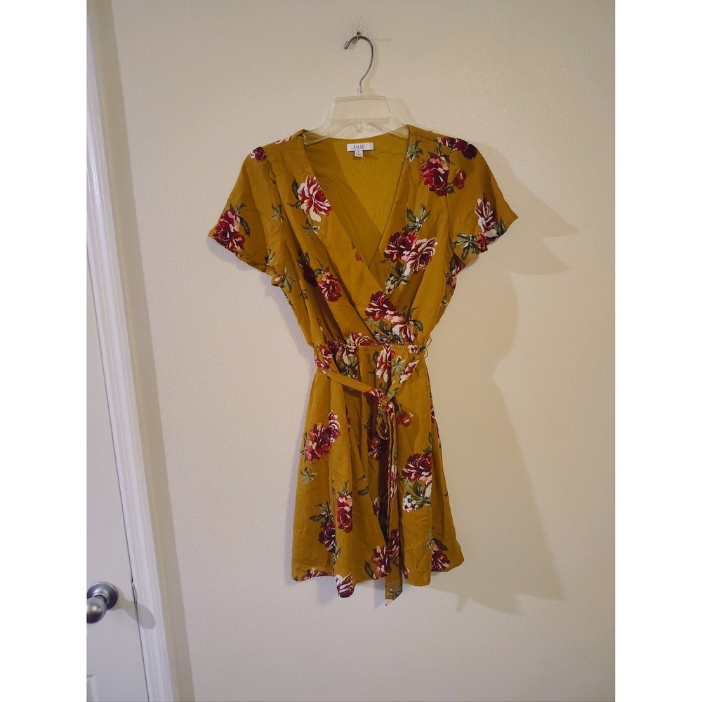 AUW Mustard Yellow Floral Wrap Dress Short Sleeve V-Neck Tie Waist Medium
